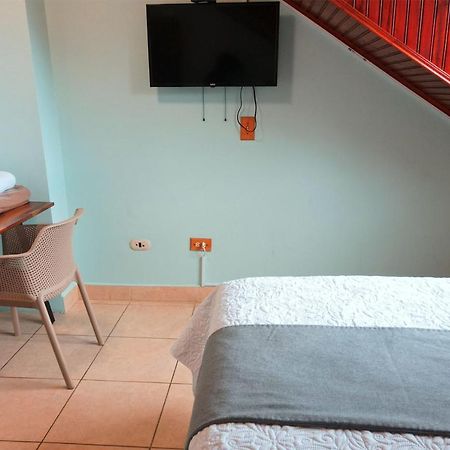 Trebol Amarillo Bed & Breakfast Escazu Exterior photo