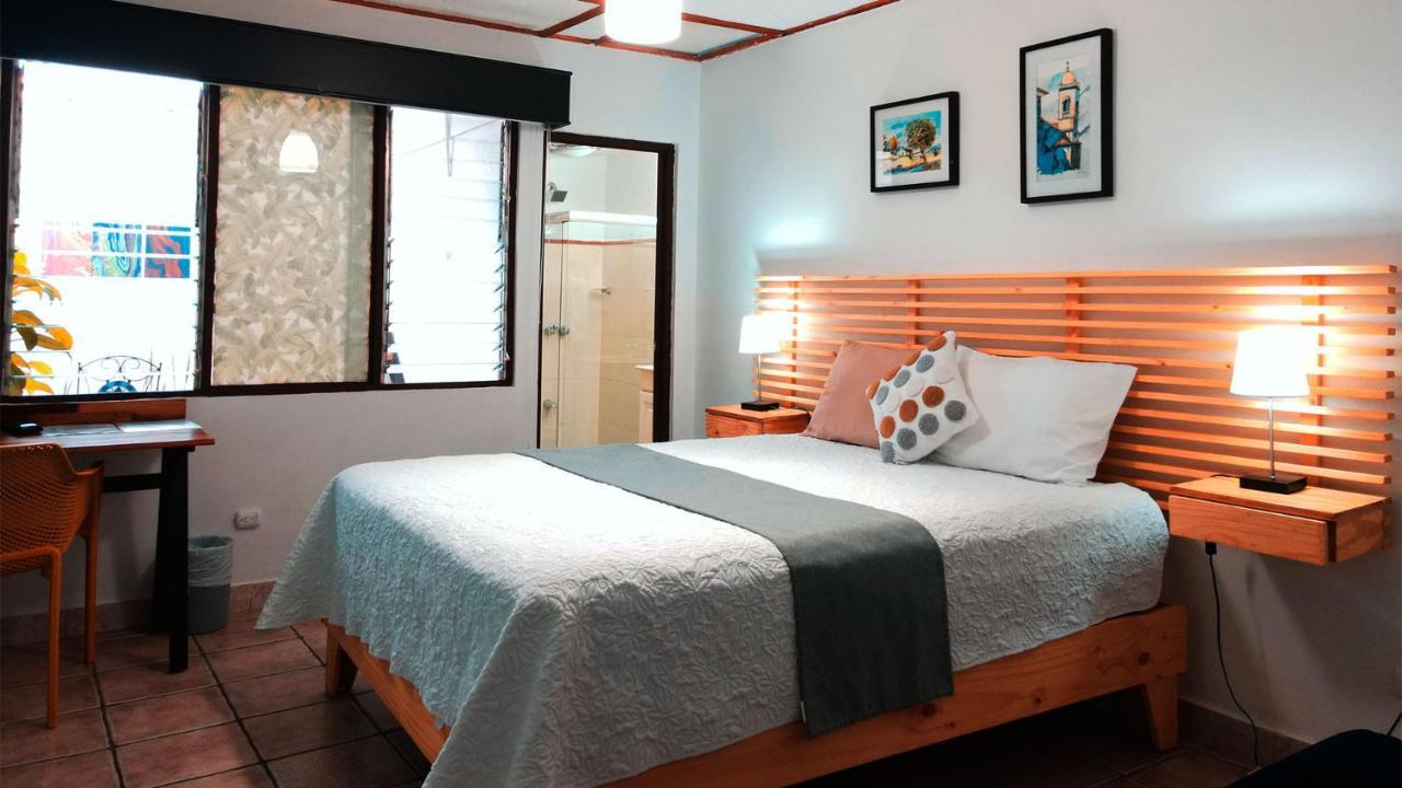 Trebol Amarillo Bed & Breakfast Escazu Exterior photo