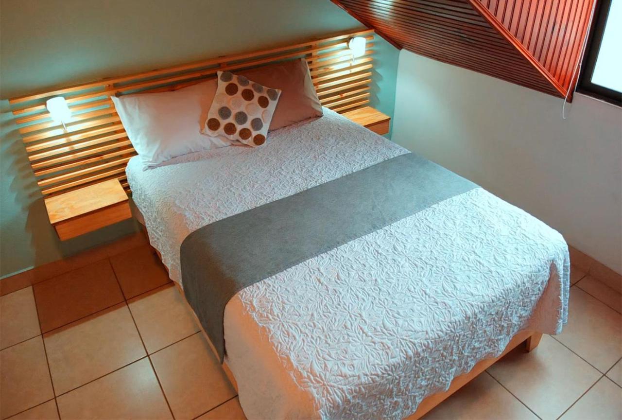 Trebol Amarillo Bed & Breakfast Escazu Exterior photo