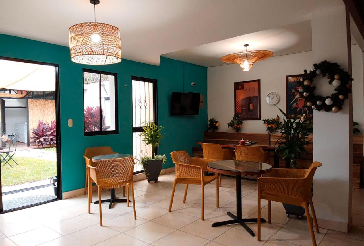 Trebol Amarillo Bed & Breakfast Escazu Exterior photo